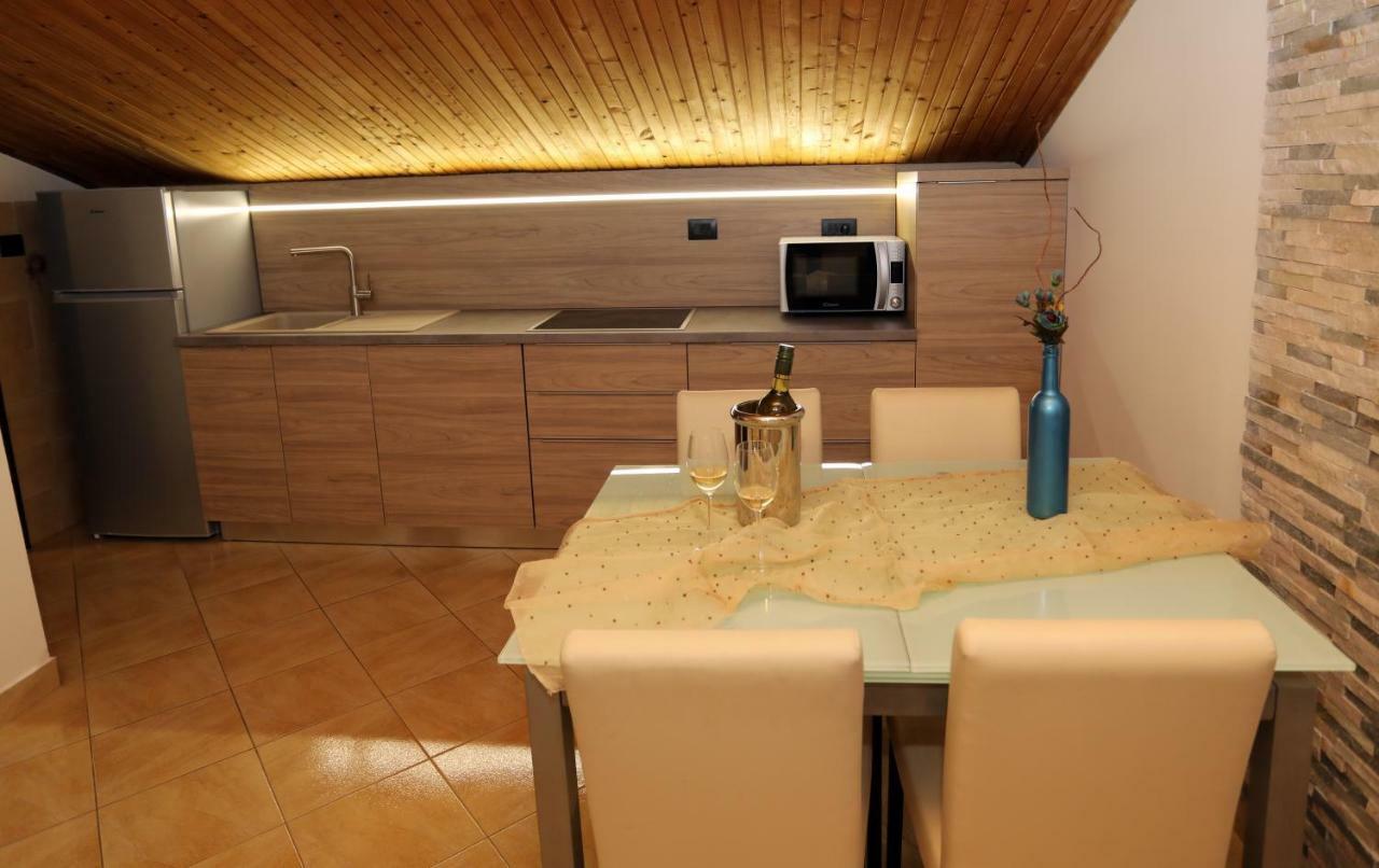 Apartment Leona Πούλα Εξωτερικό φωτογραφία